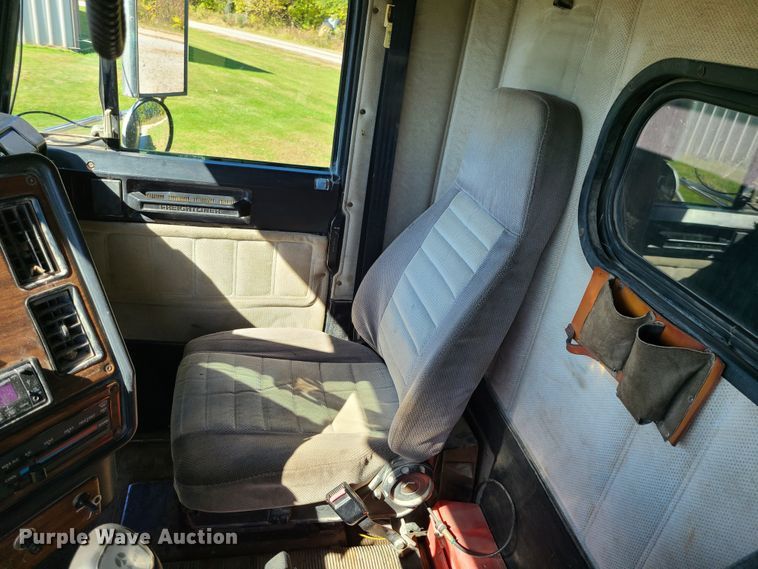 image for item EZ9180 1996 Freightliner FLD112  dump truck