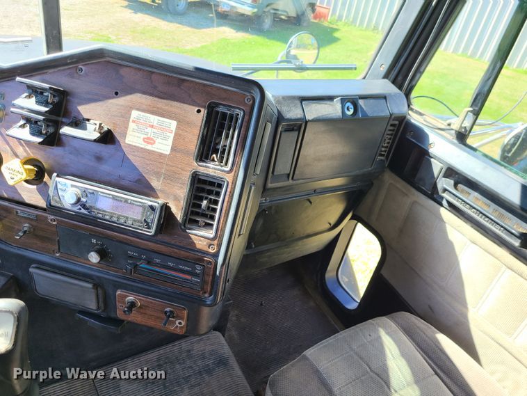 image for item EZ9180 1996 Freightliner FLD112  dump truck