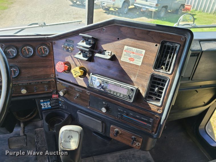 image for item EZ9180 1996 Freightliner FLD112  dump truck