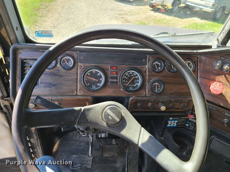 image for item EZ9180 1996 Freightliner FLD112  dump truck