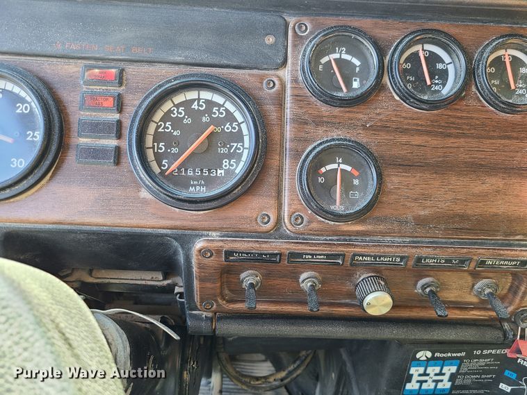 image for item EZ9180 1996 Freightliner FLD112  dump truck