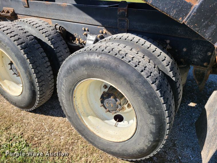 image for item EZ9180 1996 Freightliner FLD112  dump truck