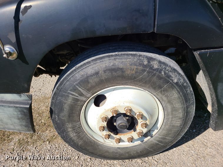 image for item EZ9180 1996 Freightliner FLD112  dump truck