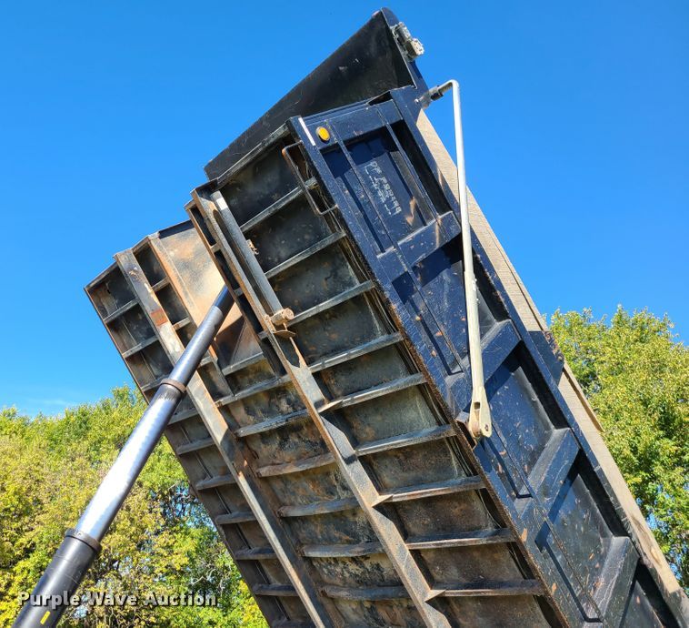 image for item EZ9180 1996 Freightliner FLD112  dump truck