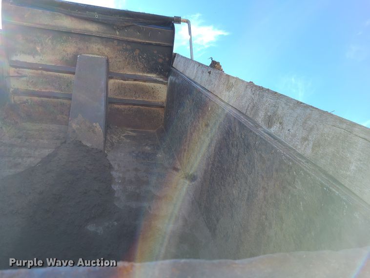 image for item EZ9180 1996 Freightliner FLD112  dump truck