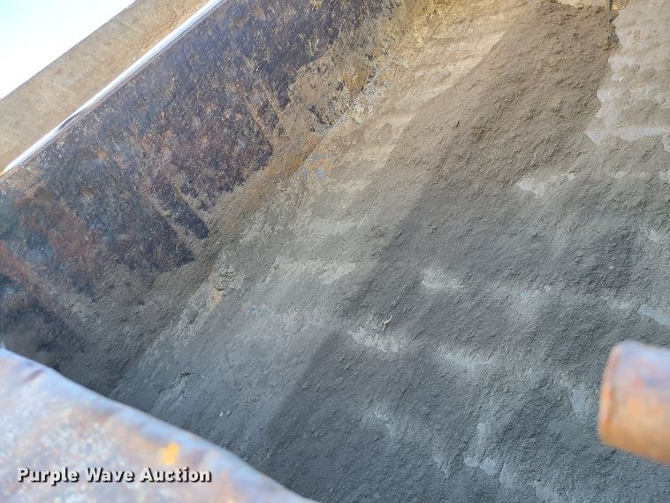 image for item EZ9180 1996 Freightliner FLD112  dump truck