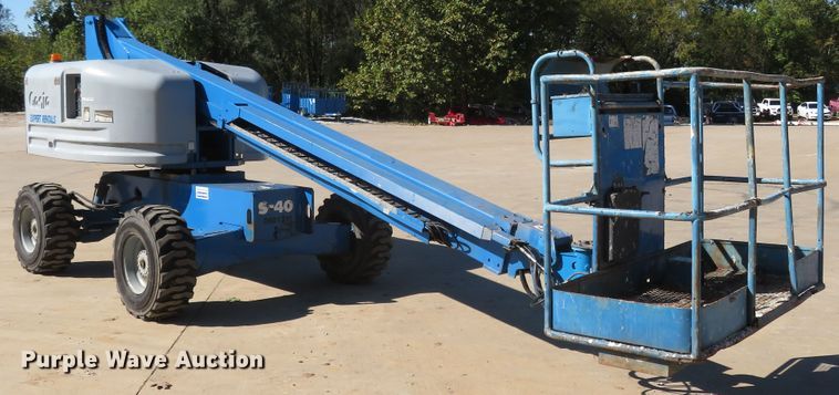 image for item FP9421 1999 Genie S40  boom lift