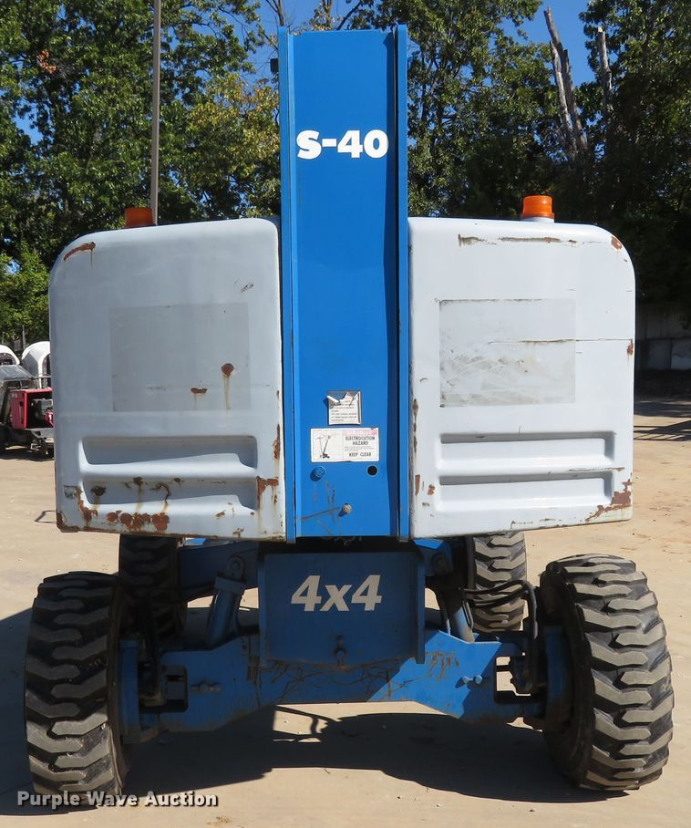 image for item FP9421 1999 Genie S40  boom lift
