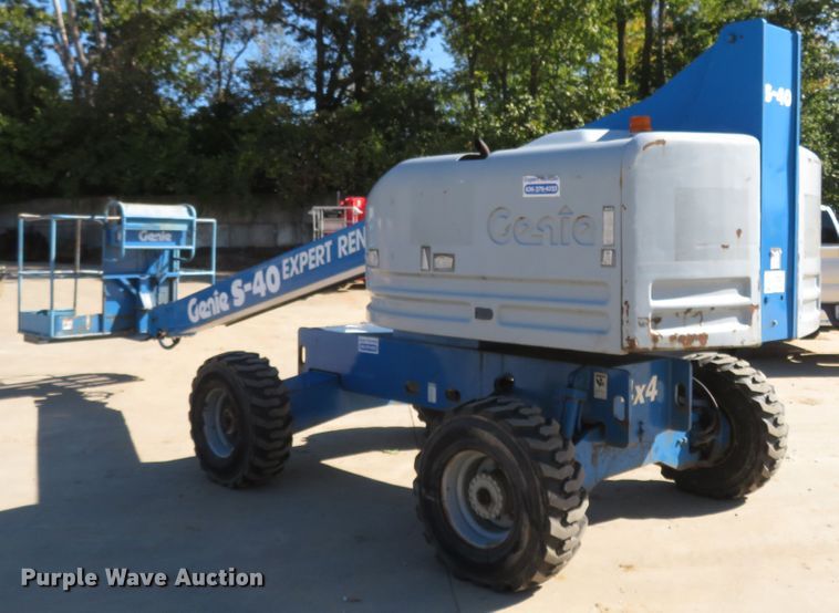 image for item FP9421 1999 Genie S40  boom lift