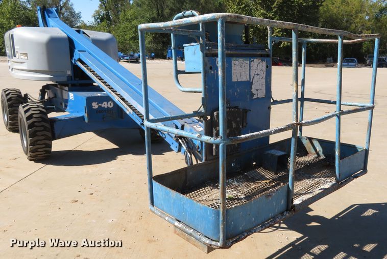 image for item FP9421 1999 Genie S40  boom lift