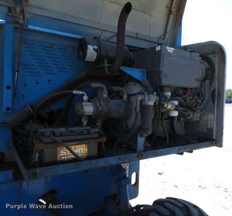 image for item FP9421 1999 Genie S40  boom lift