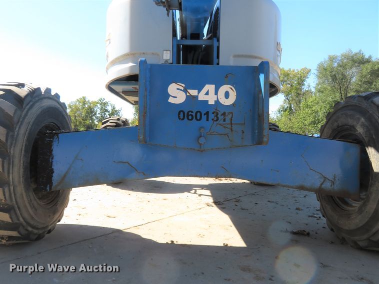 image for item FP9421 1999 Genie S40  boom lift