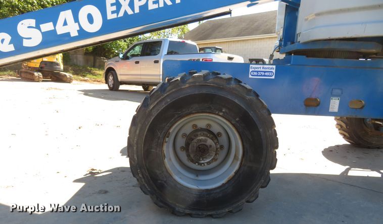 image for item FP9421 1999 Genie S40  boom lift