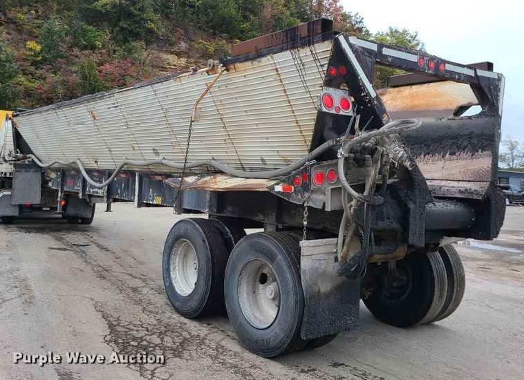 image for item GO9454 1989 Red River  live bottom trailer