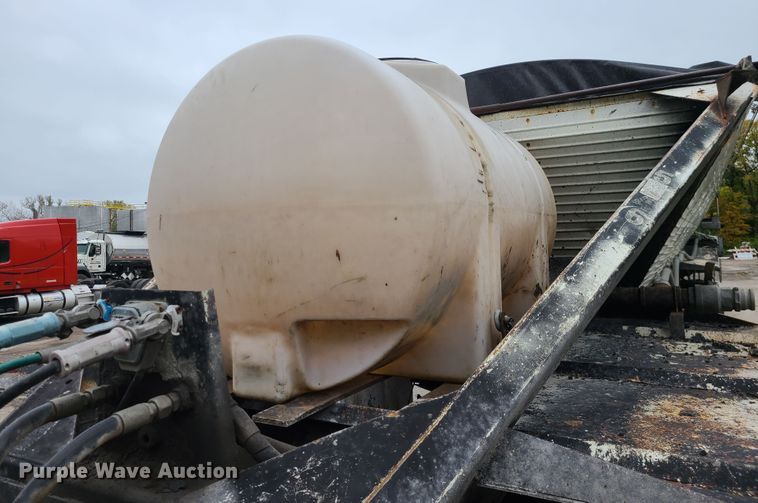 image for item GO9454 1989 Red River  live bottom trailer