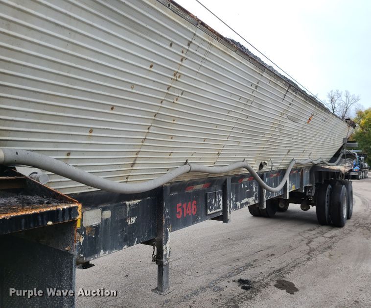 image for item GO9454 1989 Red River  live bottom trailer