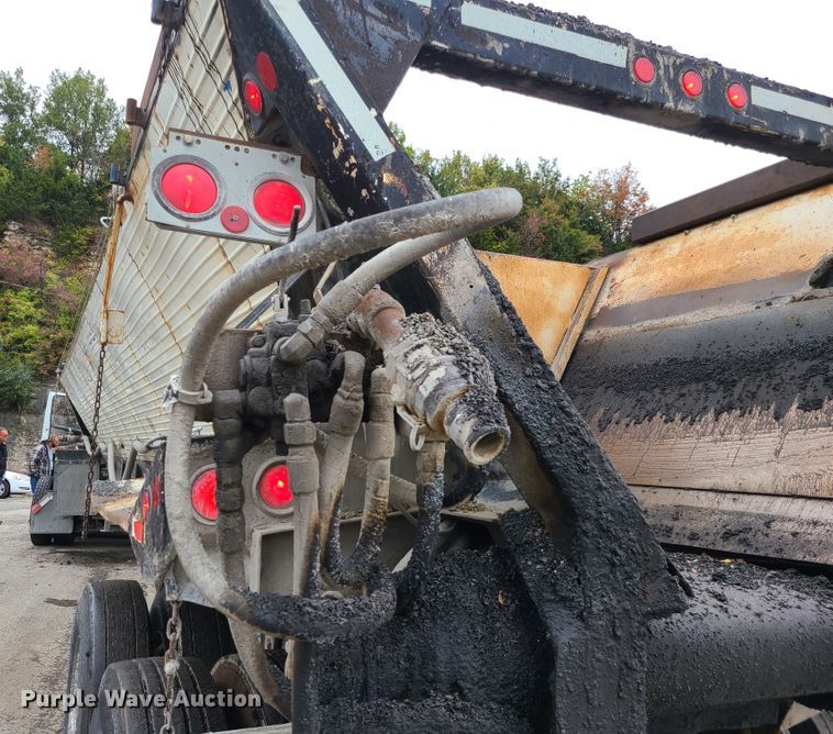 image for item GO9454 1989 Red River  live bottom trailer