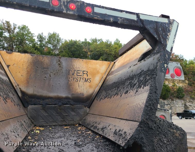 image for item GO9454 1989 Red River  live bottom trailer