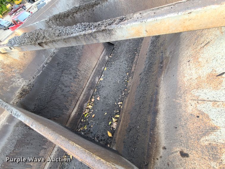 image for item GO9454 1989 Red River  live bottom trailer