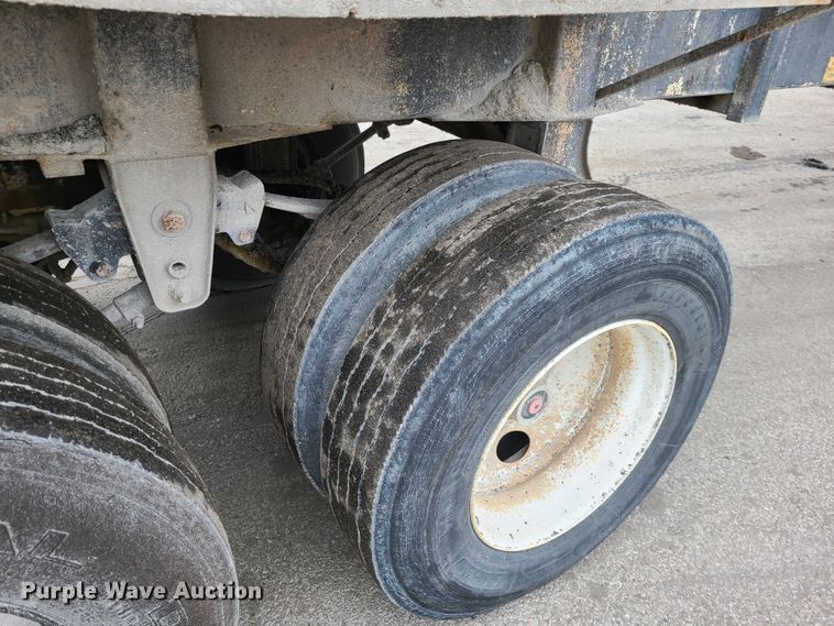 image for item GO9454 1989 Red River  live bottom trailer