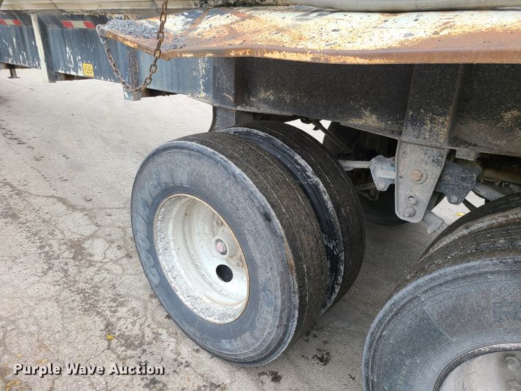 image for item GO9454 1989 Red River  live bottom trailer