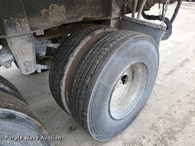 image for item GO9454 1989 Red River  live bottom trailer