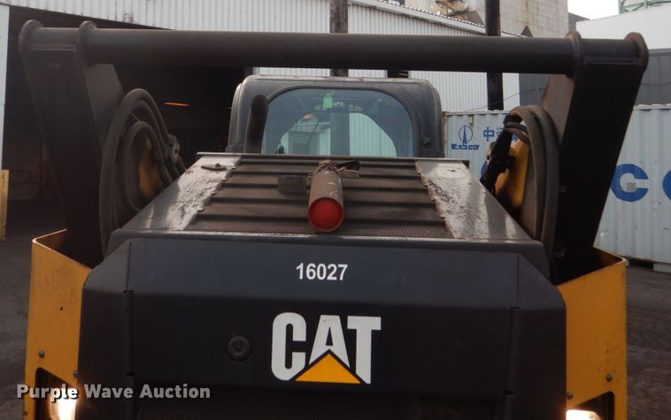 image for item HI9917 2015 Caterpillar 272D2  skid steer loader