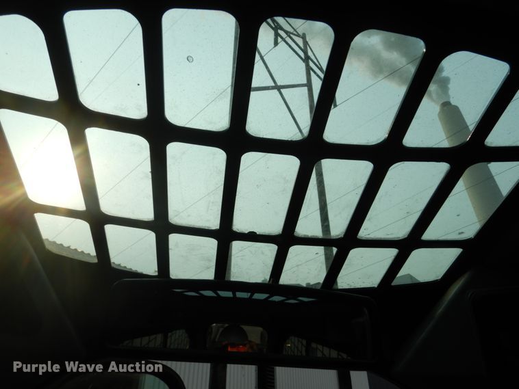 image for item HI9917 2015 Caterpillar 272D2  skid steer loader