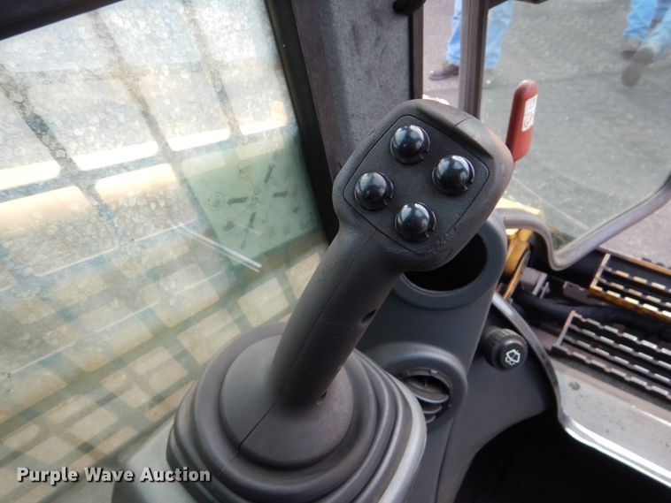 image for item HI9917 2015 Caterpillar 272D2  skid steer loader