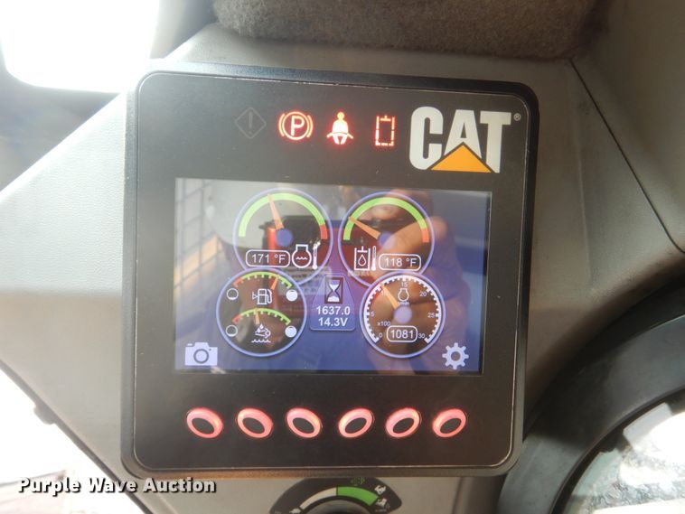 image for item HI9917 2015 Caterpillar 272D2  skid steer loader