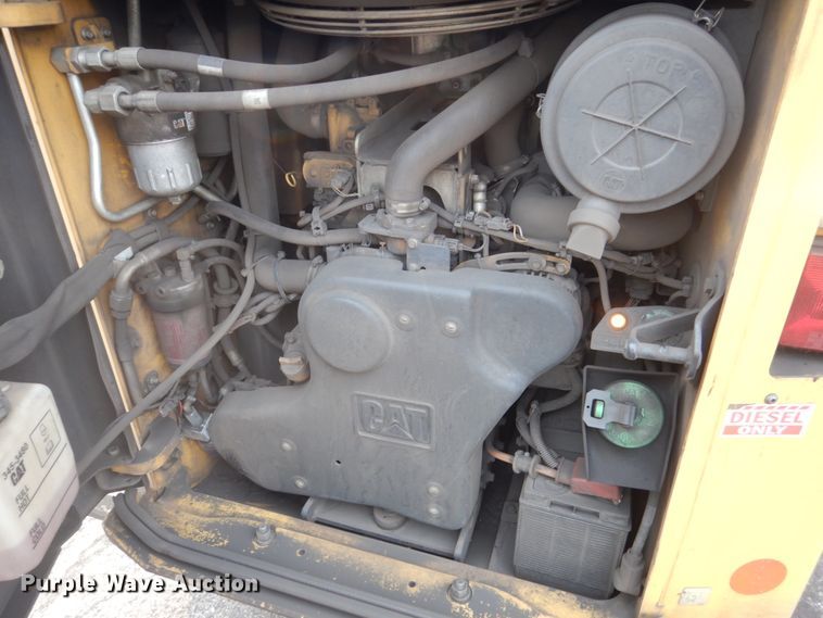 image for item HI9917 2015 Caterpillar 272D2  skid steer loader