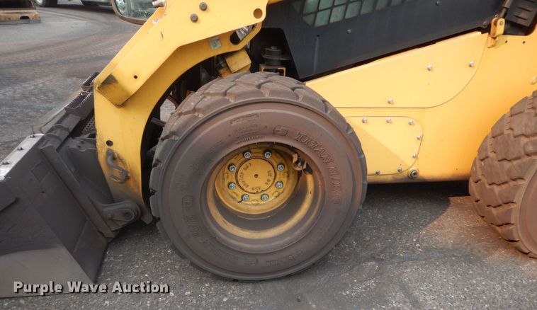 image for item HI9917 2015 Caterpillar 272D2  skid steer loader