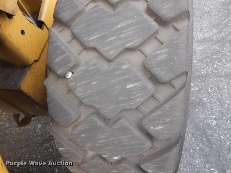 image for item HI9917 2015 Caterpillar 272D2  skid steer loader