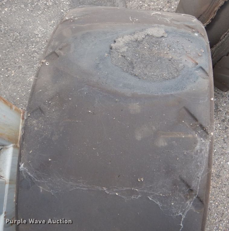 image for item HI9917 2015 Caterpillar 272D2  skid steer loader