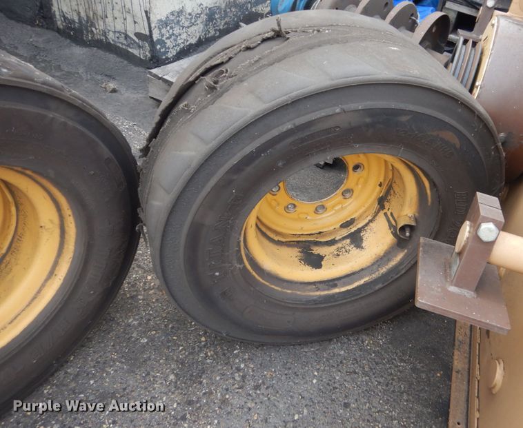 image for item HI9917 2015 Caterpillar 272D2  skid steer loader