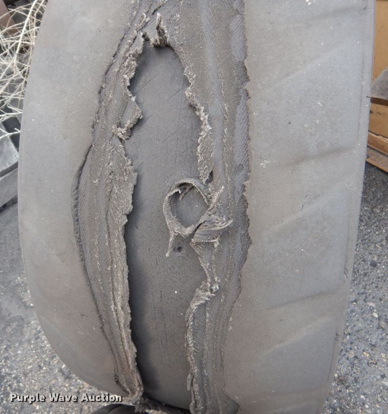 image for item HI9917 2015 Caterpillar 272D2  skid steer loader