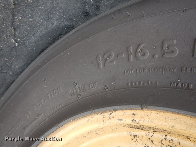 image for item HI9917 2015 Caterpillar 272D2  skid steer loader