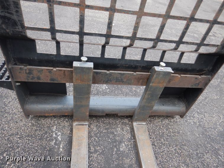 image for item HI9917 2015 Caterpillar 272D2  skid steer loader