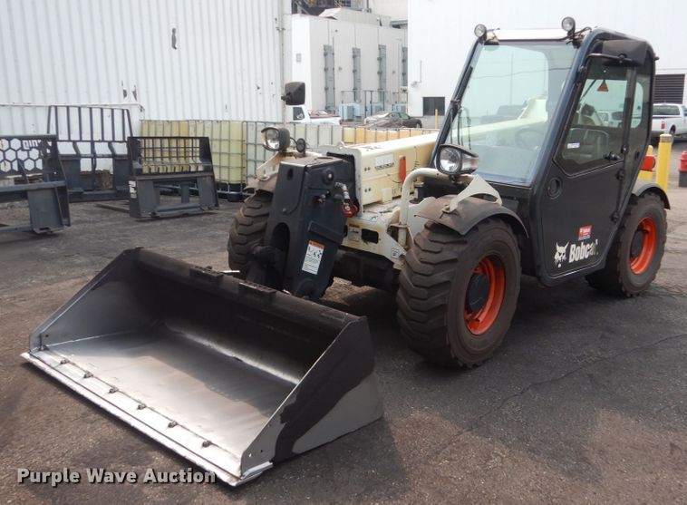 image for item HI9919 2014 Bobcat V417  telehandler