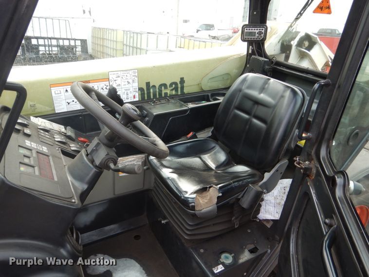 image for item HI9919 2014 Bobcat V417  telehandler