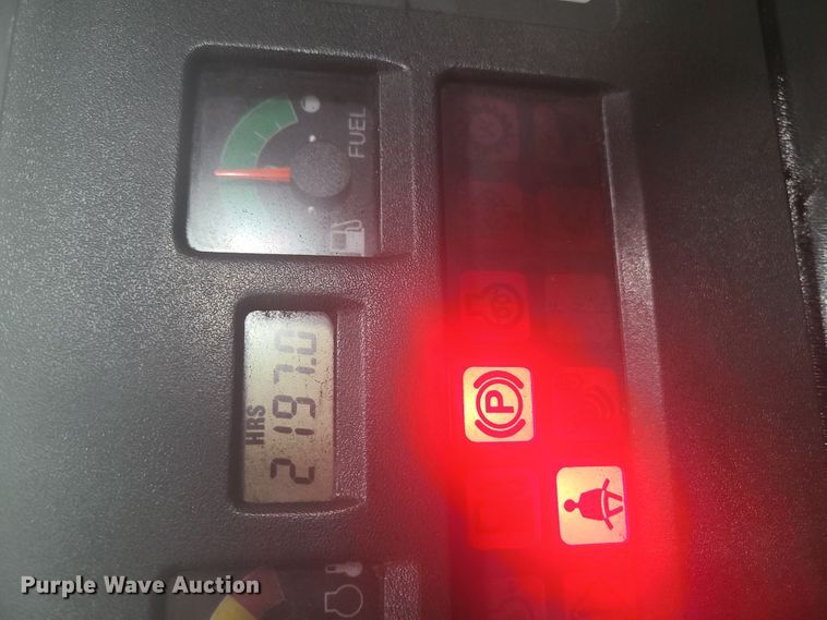 image for item HI9919 2014 Bobcat V417  telehandler