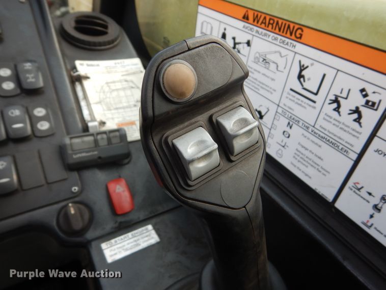 image for item HI9919 2014 Bobcat V417  telehandler