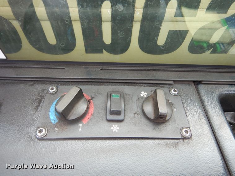 image for item HI9919 2014 Bobcat V417  telehandler