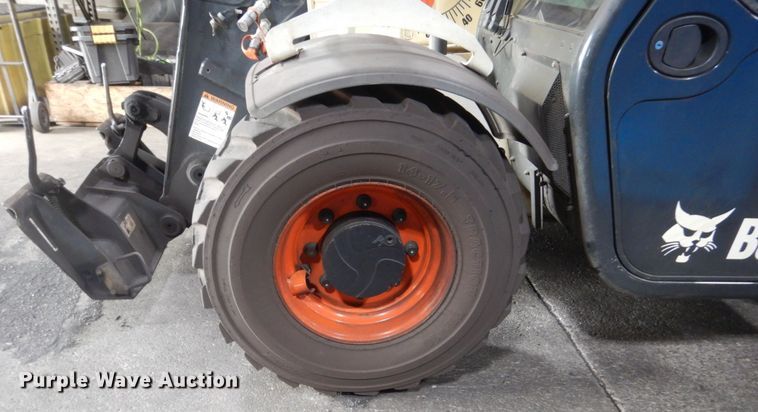 image for item HI9919 2014 Bobcat V417  telehandler