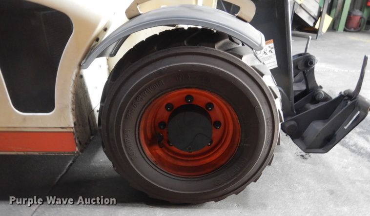 image for item HI9919 2014 Bobcat V417  telehandler