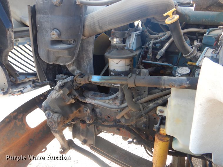 image for item HT9463 2005 International 4300  utility / service truck