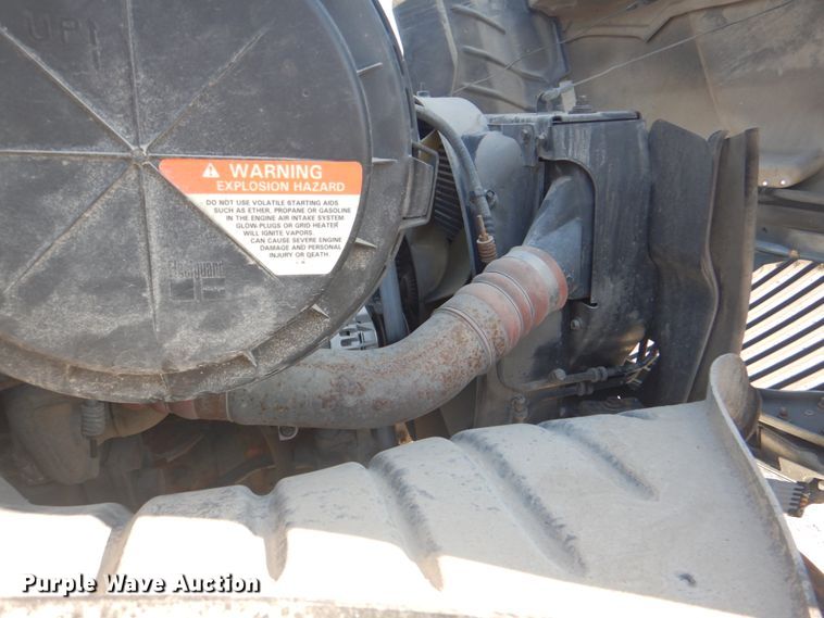 image for item HT9463 2005 International 4300  utility / service truck