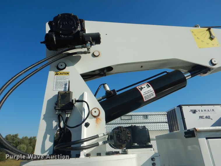 image for item HT9463 2005 International 4300  utility / service truck