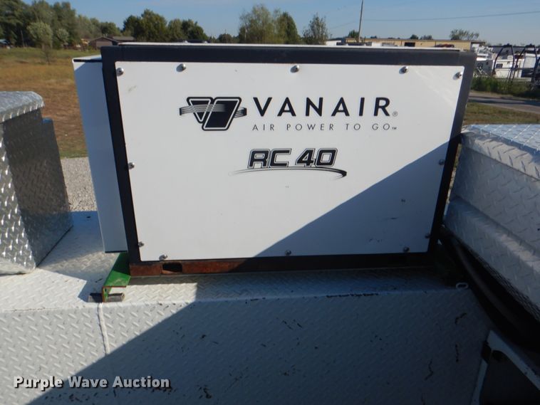 image for item HT9463 2005 International 4300  utility / service truck