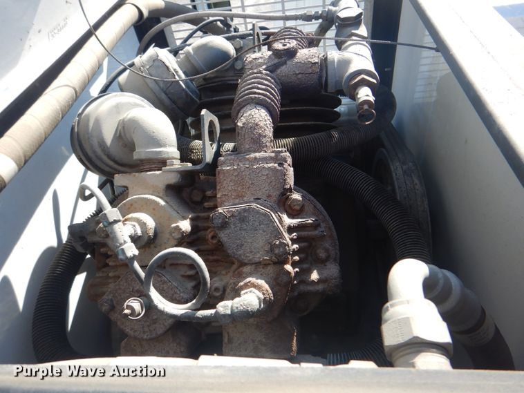 image for item HT9463 2005 International 4300  utility / service truck